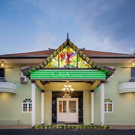 Gaia Hotel Танджунг-Бунга Экстерьер фото