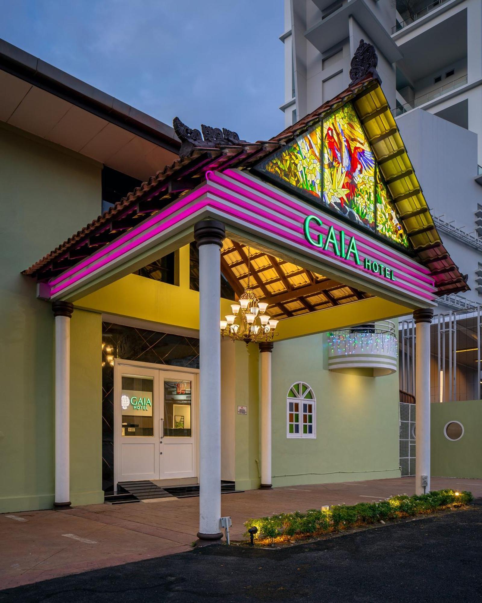 Gaia Hotel Танджунг-Бунга Экстерьер фото